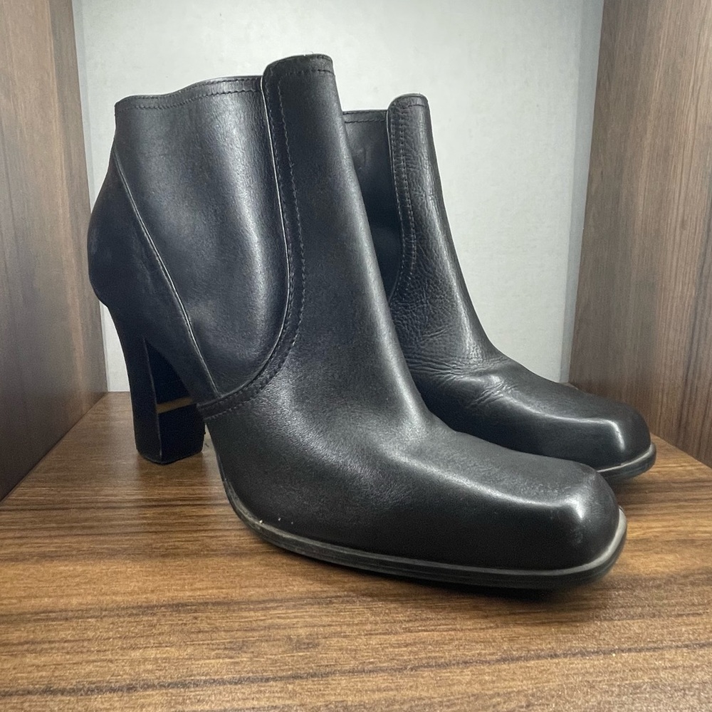 Kenneth Cole reaction black Womens boots size 9.5